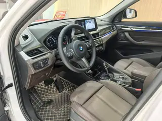 BMW X1 2022 xDrive25Li Tipo de lujo interior foto 9 BMW X1 2022 xDrive25Li Tipo de lujo interior foto 9
