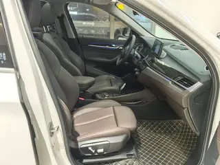 BMW X1 2022 xDrive25Li Tipo de lujo interior foto 11 BMW X1 2022 xDrive25Li Tipo de lujo interior foto 11