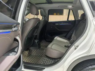 BMW X1 2022 xDrive25Li Tipo de lujo interior foto 13 BMW X1 2022 xDrive25Li Tipo de lujo interior foto 13