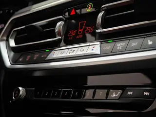 BMW X3 2022 xDrive30i Leading Type M Obsidian Night Suit interior photo 8 BMW X3 2022 xDrive30i Leading Type M Obsidian Night Suit interior photo 8