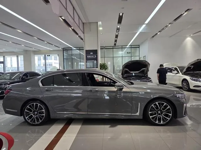 BMW 7 Series 2021 740Li Leading Type M Sports suit exterior photo 3 BMW 7 Series 2021 740Li Leading Type M Sports suit exterior photo 3