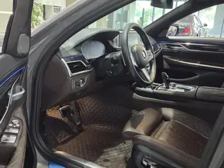 BMW 7 Series 2021 740Li Leading Type M Sports suit interior photo 7 BMW 7 Series 2021 740Li Leading Type M Sports suit interior photo 7