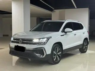 Volkswagen Tharu 2023 300TSI Versión de luna brillante con tracción en dos ruedas exterior foto 1