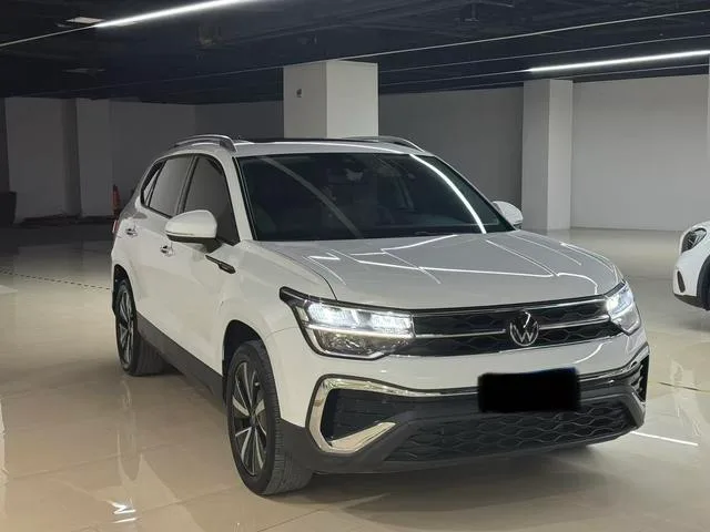 Volkswagen Tharu 2023 300TSI Versión de luna brillante con tracción en dos ruedas exterior foto 4