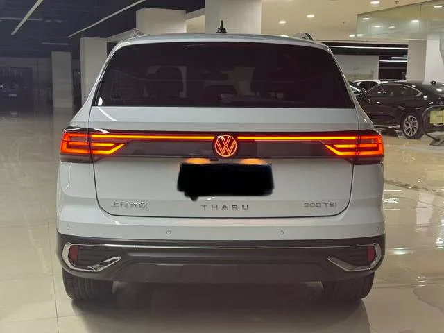 Volkswagen Tharu 2023 300TSI Versión de luna brillante con tracción en dos ruedas exterior foto 5
