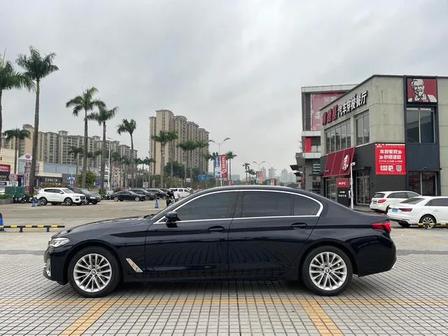BMW 5 Series 2022 Модификация 525Li Роскошный набор экстерьер фото 5 BMW 5 Series 2022 Модификация 525Li Роскошный набор экстерьер фото 5