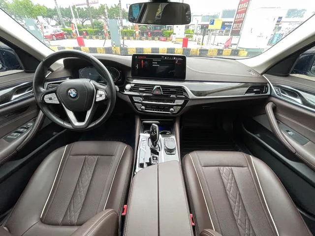 BMW 5 Series 2022 Модификация 525Li Роскошный набор интерьер фото 14 BMW 5 Series 2022 Модификация 525Li Роскошный набор интерьер фото 14