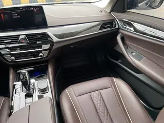 BMW 5 Series 2022 Модификация 525Li Роскошный набор интерьер фото 16 BMW 5 Series 2022 Модификация 525Li Роскошный набор интерьер фото 16