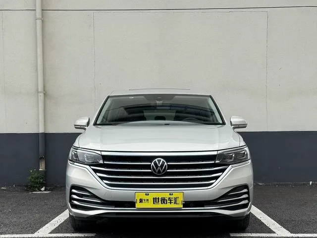 Volkswagen Viloran 2022 380TSI Acabado premium exterior foto 2 Volkswagen Viloran 2022 380TSI Acabado premium exterior foto 2