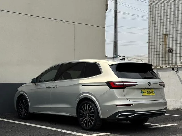 Volkswagen Viloran 2022 380TSI Acabado premium exterior foto 6 Volkswagen Viloran 2022 380TSI Acabado premium exterior foto 6