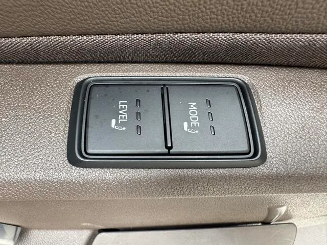 Volkswagen Viloran 2022 380TSI Acabado premium interior foto 13 Volkswagen Viloran 2022 380TSI Acabado premium interior foto 13