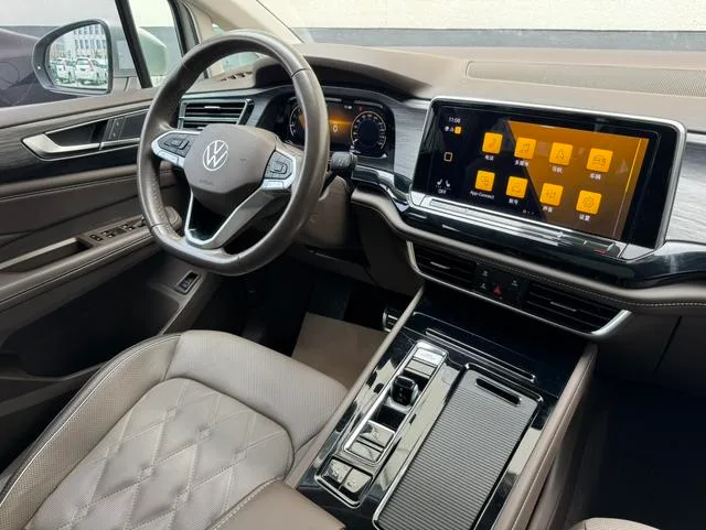 Volkswagen Viloran 2022 380TSI Acabado premium interior foto 16 Volkswagen Viloran 2022 380TSI Acabado premium interior foto 16