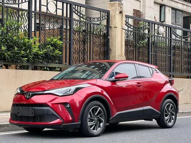 Toyota C-HR 2021 2.0L Edición de lujo exterior foto 1 Toyota C-HR 2021 2.0L Edición de lujo exterior foto 1
