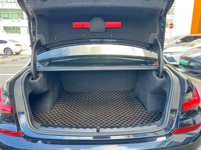 BMW 3 Series 2021 Reforma 325Li M Conjunto deportivo interior foto 14 BMW 3 Series 2021 Reforma 325Li M Conjunto deportivo interior foto 14