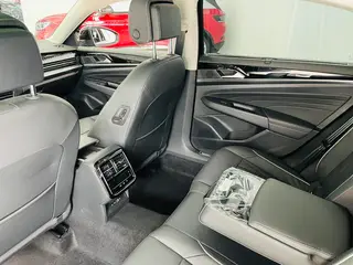 Volkswagen Passat 2023 380TSI Luxury Edition interior photo 11 Volkswagen Passat 2023 380TSI Luxury Edition interior photo 11