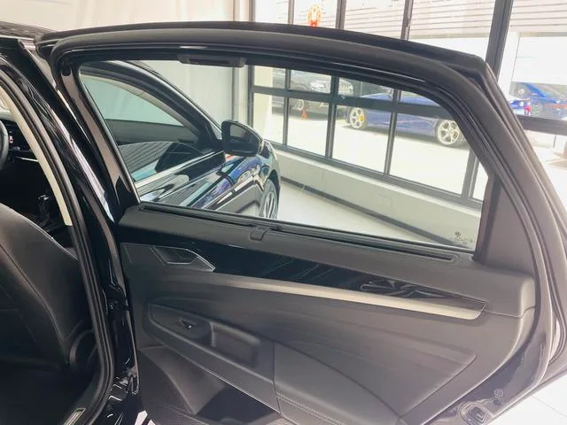 Volkswagen Passat 2023 380TSI Luxury Edition interior photo 13 Volkswagen Passat 2023 380TSI Luxury Edition interior photo 13