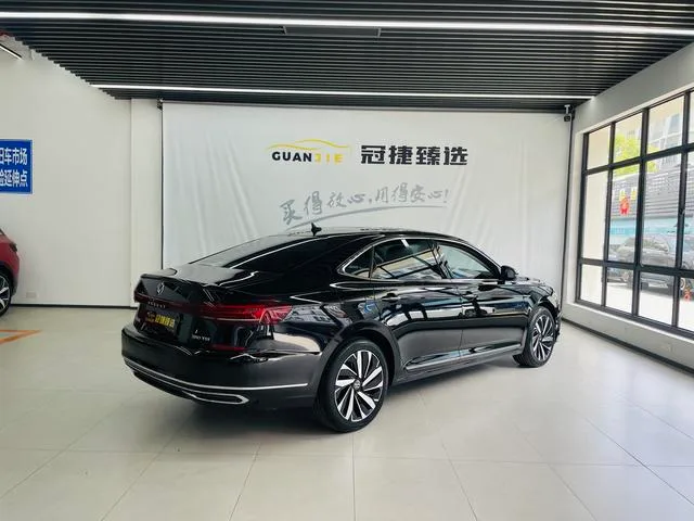 Volkswagen Passat 2023 380TSI Luxury Edition interior photo 17 Volkswagen Passat 2023 380TSI Luxury Edition interior photo 17