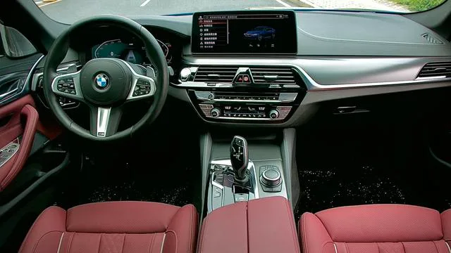 BMW 5 Series 2022 530Li Tipo administrativo M Conjunto deportivo exterior foto 7 BMW 5 Series 2022 530Li Tipo administrativo M Conjunto deportivo exterior foto 7