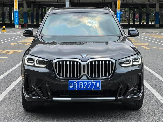 BMW X3 2022 xDrive25i M Conjunto deportivo exterior foto 4