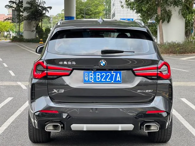 BMW X3 2022 xDrive25i M Conjunto deportivo interior foto 16
