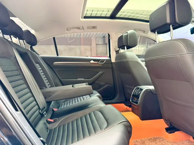 Volkswagen Magotan 2020 330TSI DSG Leader intérieur photo 9