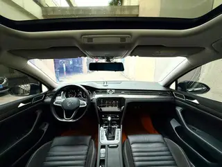 Volkswagen Magotan 2020 330TSI DSG Leader intérieur photo 10