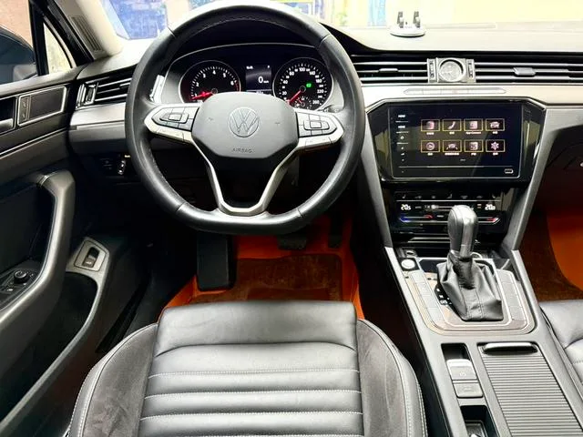 Volkswagen Magotan 2020 330TSI DSG Leader intérieur photo 11