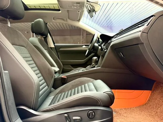 Volkswagen Magotan 2020 330TSI DSG Leader intérieur photo 12