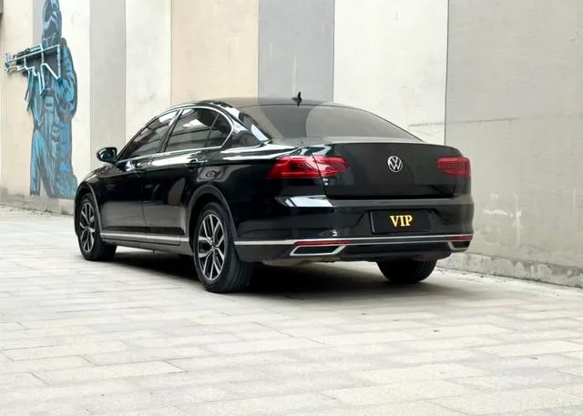 Volkswagen Magotan 2020 330TSI DSG Leader intérieur photo 13