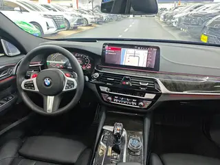 BMW 6 Series GT 2024 630i M Traje deportivo interior foto 11
