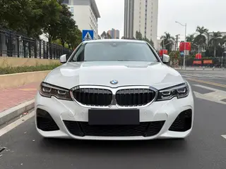 BMW 3 Series 2021 Reforma 325Li M Conjunto deportivo exterior foto 3 BMW 3 Series 2021 Reforma 325Li M Conjunto deportivo exterior foto 3