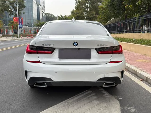 BMW 3 Series 2021 Reforma 325Li M Conjunto deportivo exterior foto 4 BMW 3 Series 2021 Reforma 325Li M Conjunto deportivo exterior foto 4