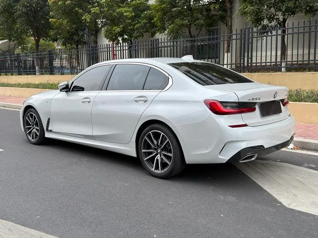 BMW 3 Series 2021 Reforma 325Li M Conjunto deportivo exterior foto 5 BMW 3 Series 2021 Reforma 325Li M Conjunto deportivo exterior foto 5