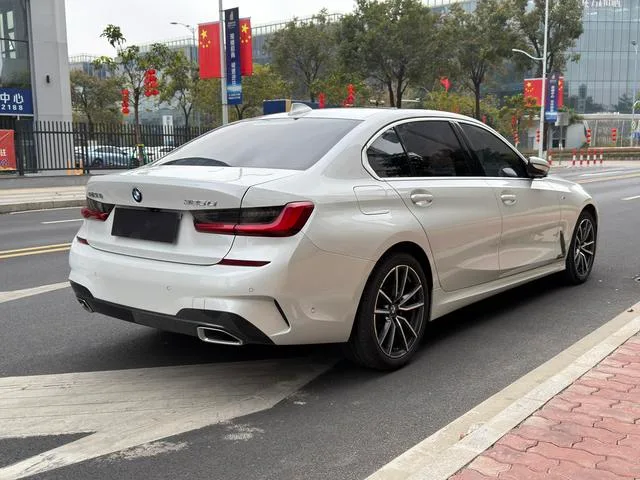 BMW 3 Series 2021 Reforma 325Li M Conjunto deportivo exterior foto 6 BMW 3 Series 2021 Reforma 325Li M Conjunto deportivo exterior foto 6