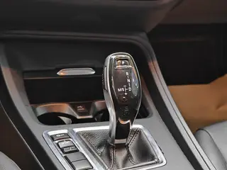 BMW 1 Series 2023 120i M Versión deportiva interior foto 18 BMW 1 Series 2023 120i M Versión deportiva interior foto 18