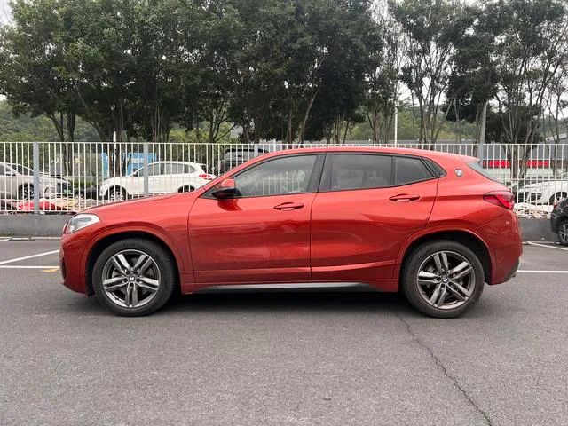 BMW X2 2021 Mise à jour sDrive25i M Ensemble de sport extérieur photo 7 BMW X2 2021 Mise à jour sDrive25i M Ensemble de sport extérieur photo 7