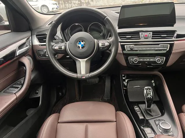 BMW X2 2021 Mise à jour sDrive25i M Ensemble de sport extérieur photo 9 BMW X2 2021 Mise à jour sDrive25i M Ensemble de sport extérieur photo 9