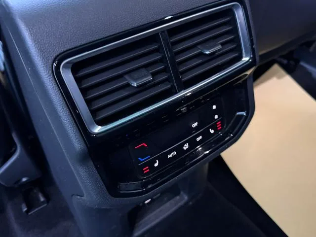 Volkswagen Teramont 2023 380TSI Edición Deluxe con tracción en las cuatro ruedas interior foto 15