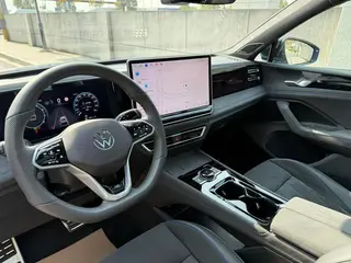 Volkswagen Tiguan L 2024 Pro 380TSI Four-wheel drive R-Line Intelligent Supreme Edition exterior photo 9