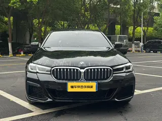 BMW 5 Series 2022 525Li M Conjunto deportivo exterior foto 3 BMW 5 Series 2022 525Li M Conjunto deportivo exterior foto 3