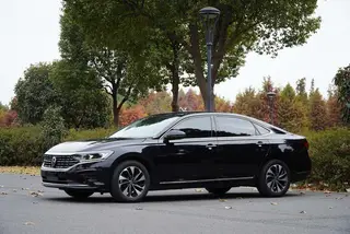 Volkswagen Passat 2022 330TSI Элитная версия
