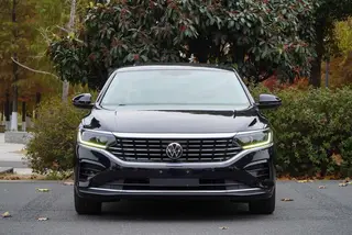 Volkswagen Passat 2022 330TSI Versión de élite exterior foto 2 Volkswagen Passat 2022 330TSI Versión de élite exterior foto 2