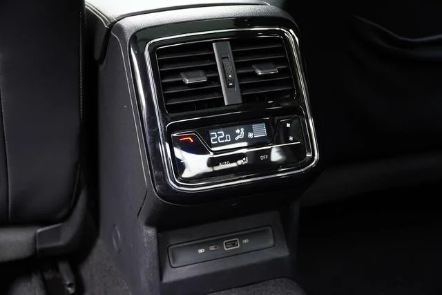Volkswagen Passat 2022 330TSI Versión de élite exterior foto 7 Volkswagen Passat 2022 330TSI Versión de élite exterior foto 7