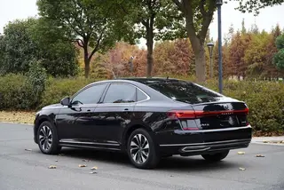 Volkswagen Passat 2022 330TSI Versión de élite exterior foto 9 Volkswagen Passat 2022 330TSI Versión de élite exterior foto 9