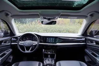 Volkswagen Passat 2022 330TSI Versión de élite interior foto 13 Volkswagen Passat 2022 330TSI Versión de élite interior foto 13