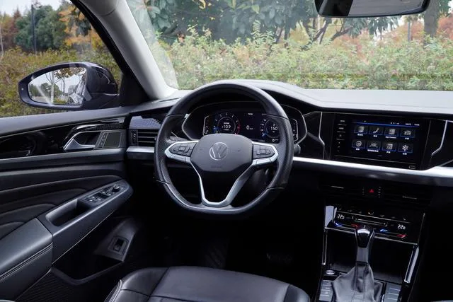 Volkswagen Passat 2022 330TSI Versión de élite interior foto 19 Volkswagen Passat 2022 330TSI Versión de élite interior foto 19