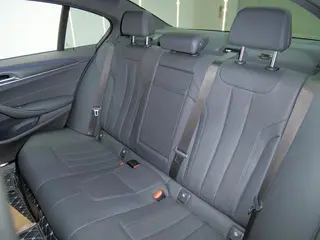 BMW 5 Series 2020 525i M Conjunto deportivo exterior foto 10 BMW 5 Series 2020 525i M Conjunto deportivo exterior foto 10