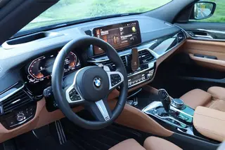 BMW 6 Series GT 2022 630i M Спортивный костюм интерьер фото 13 BMW 6 Series GT 2022 630i M Спортивный костюм интерьер фото 13