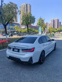 BMW 3 Series 2023 325Li M Sports Night Suit interior photo 9 BMW 3 Series 2023 325Li M Sports Night Suit interior photo 9