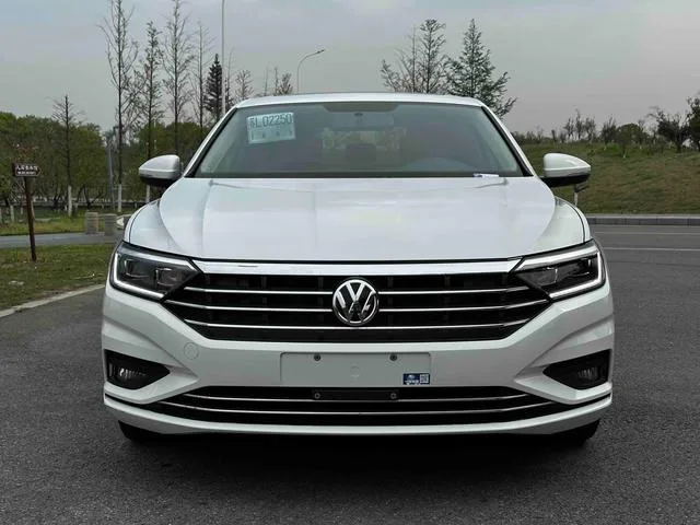 Volkswagen Sagitar 2022 280TSI DSG Versión volada exterior foto 2